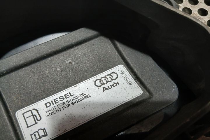 Usita rezervor 8K0809999C 8K0010508R 8K0809999C 8K0010508R Audi A4 B8