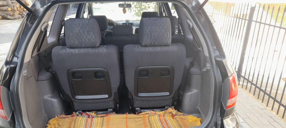 Toyota Avensis Verso  , 7местна