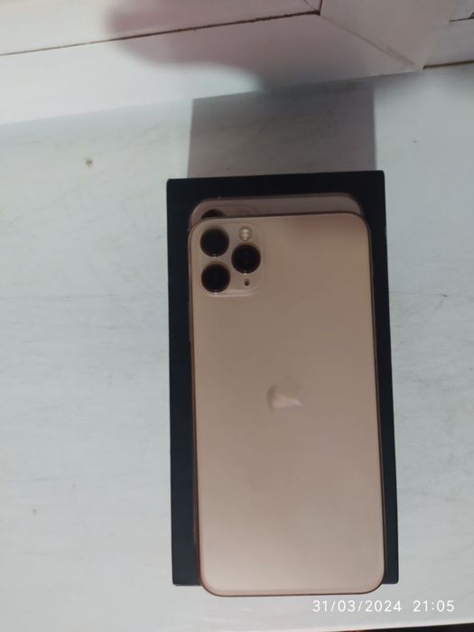 Ayfon 11 pro max кар дак бор