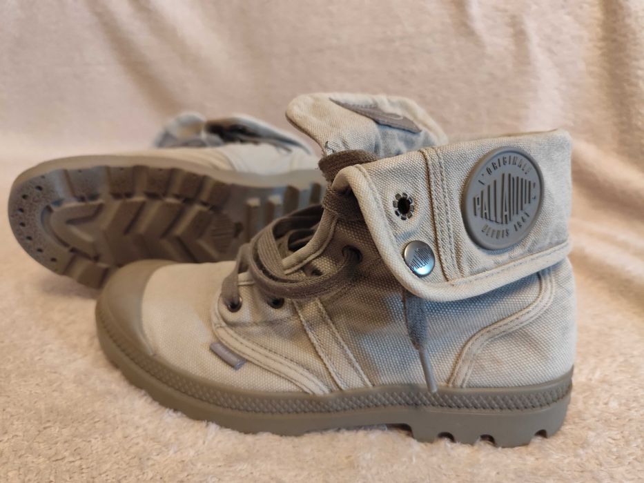 Bocanci Palladium marimea 41.