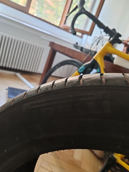 Vând Cauciuc pirelli