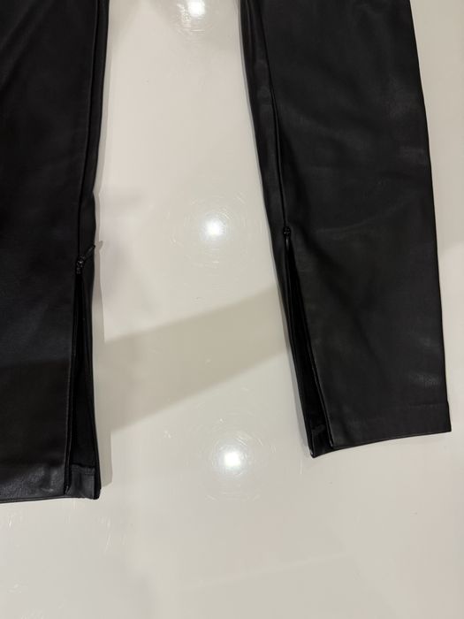 Кожен панталон и дънки