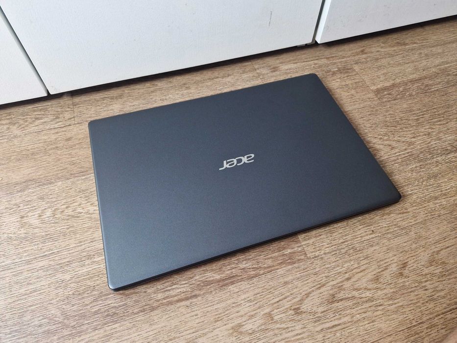 Acer i3-10 батарею держит 2,5ч. Комплект