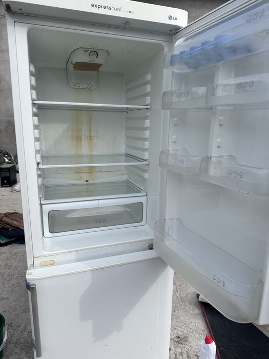 Продам холодильник