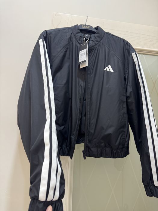 Куртка adidas новая