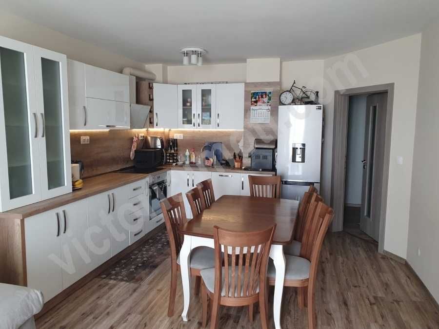Продава се Тристаен апартамент в Велико Търново, Център - 117 кв.м за 1539 €/кв.м - Снимка #2