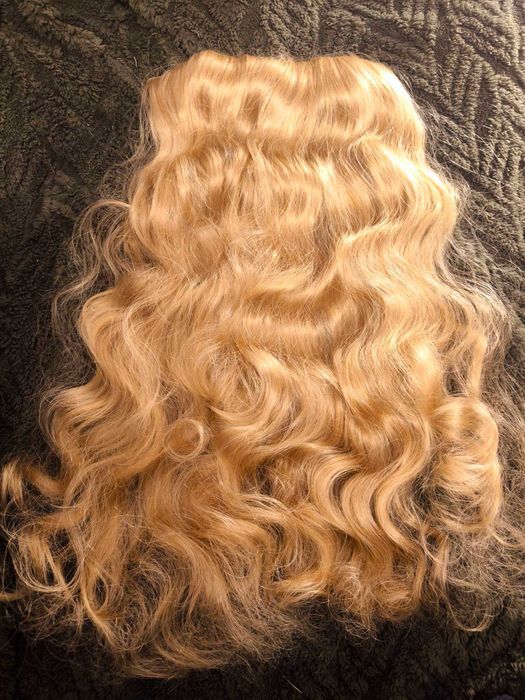 trese ondulate sintetice extra volum, lungime 65 cm, foarte dese