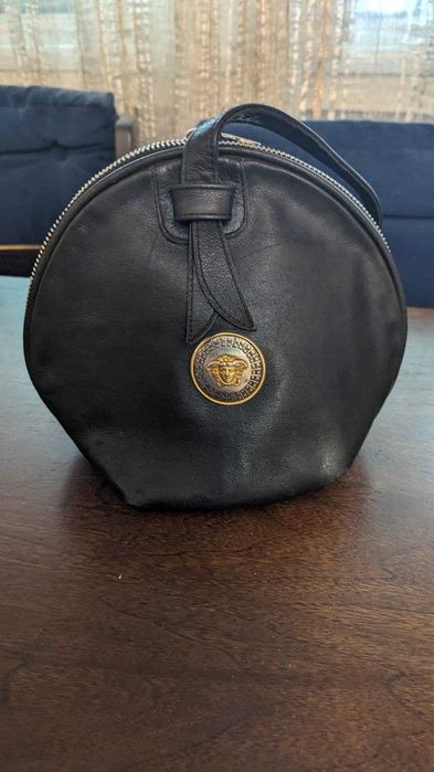 продам фирменную брендовую сумочку кожаная