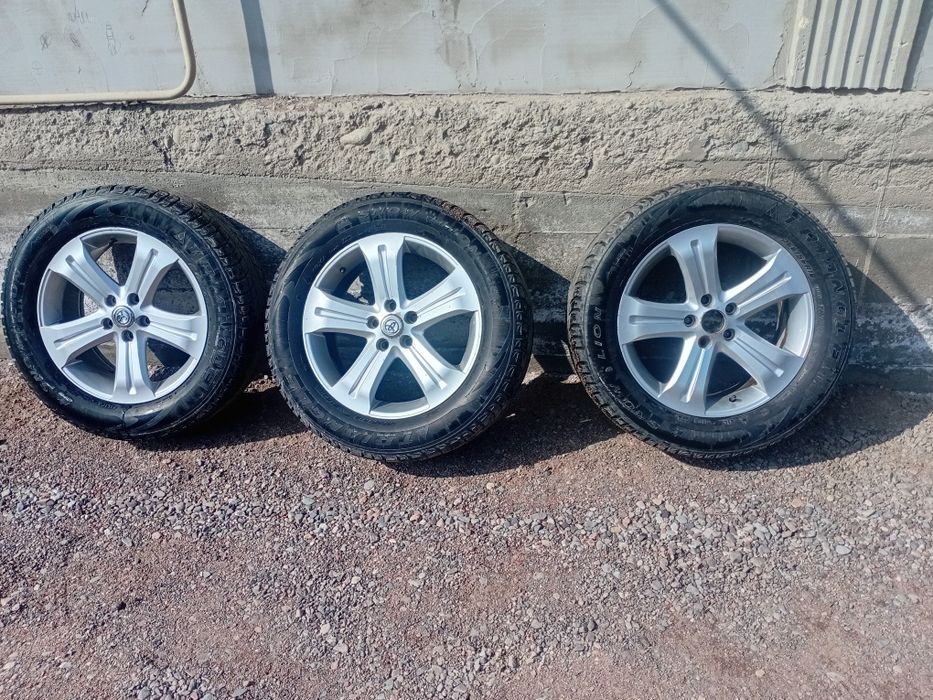 Продам диски и шины R18