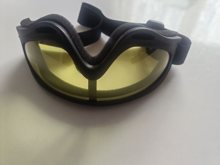 Продам защитный очки новые