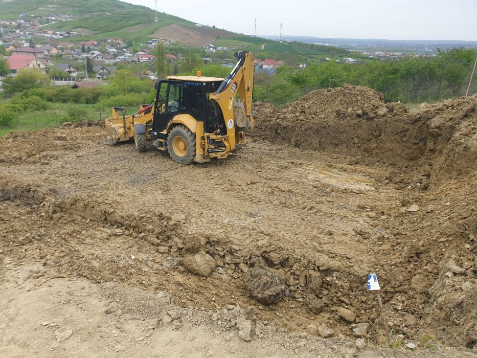 Inchiriez Buldoexcavator