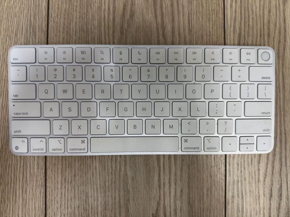 Apple Magic Keyboard cu Touch ID, folosit 1 săptămână