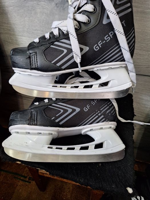 Продам коньки мужские.