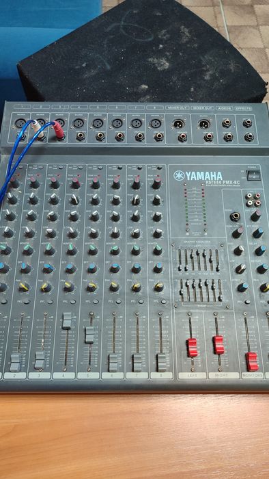 Продам усилитель и 2 пассивные колонки!!