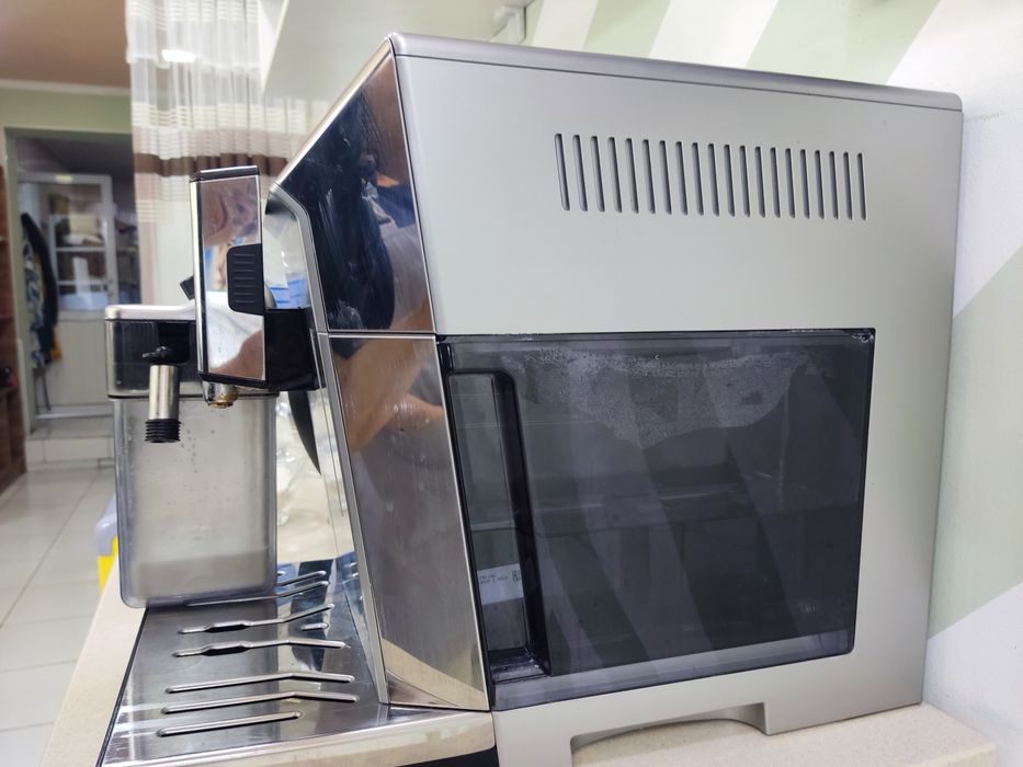 Кофемашина "Delonghi primadonna class"