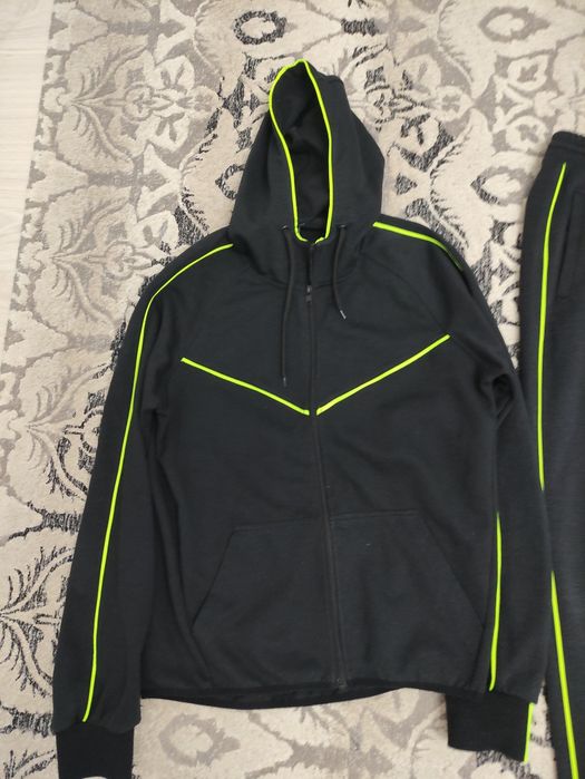 Спортивный костюм