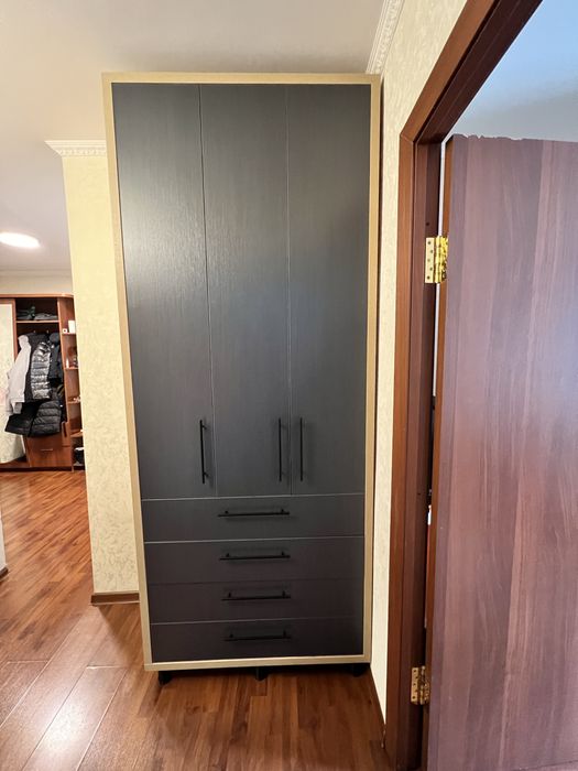 Продам прихожный шкаф