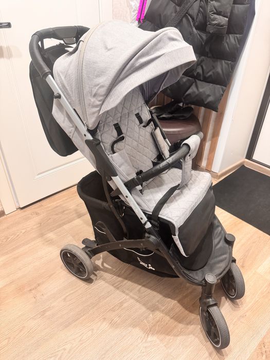 Коляска детская прогулочная