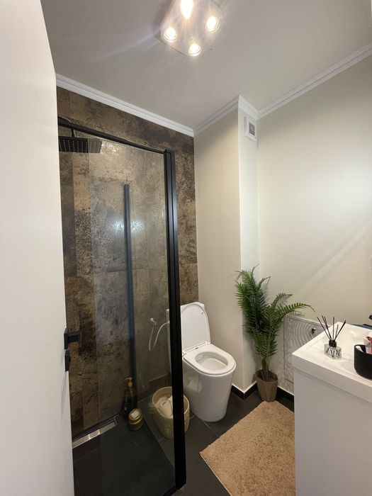 Pers.Fizica vand apartament cu 3 camere Zona Ira