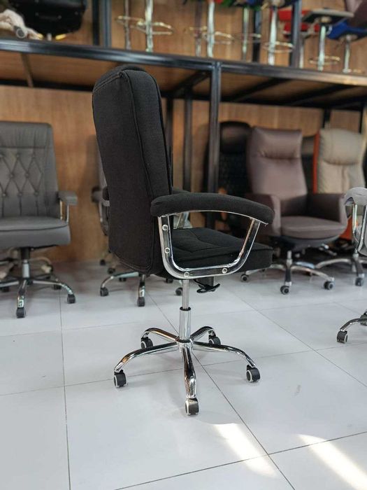 Кресло для  офиса и дома - LEO ткань