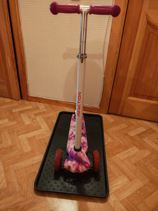 Продам самокат Reaction