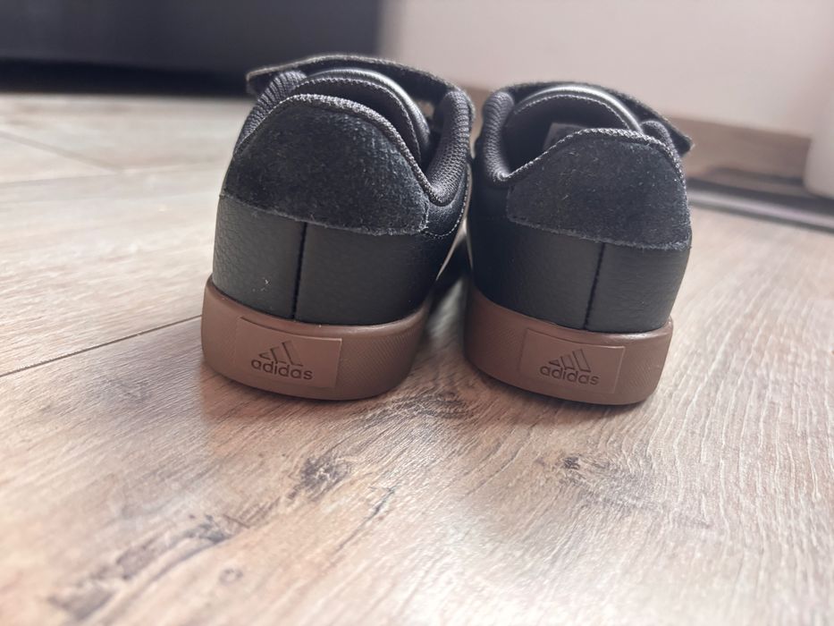 Маратонки adidas