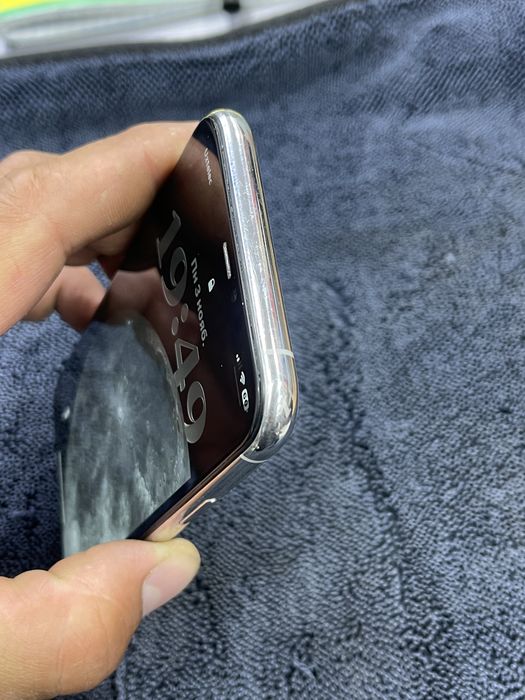 Телефон iPhone 11 pro 64 GB