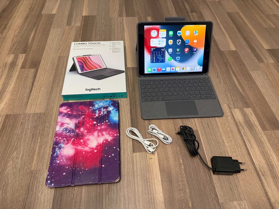 iPad 9th Gen 64GB + tastatură Logitech Combo Touch + accesorii