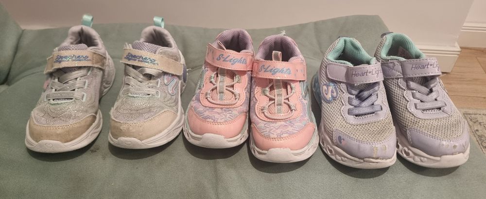 Papuci Skechers marimea 25