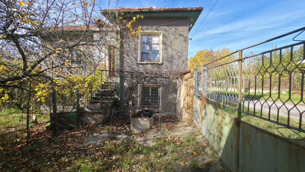 Продава се Къща в с. Гълъбник, Област Перник - 118 кв.м за 441 €/кв.м - Снимка #2