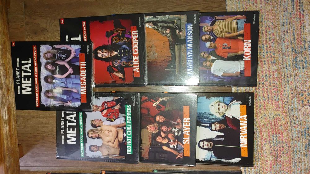 Planet Metal. Колекция от рок и метъл музикални книги.