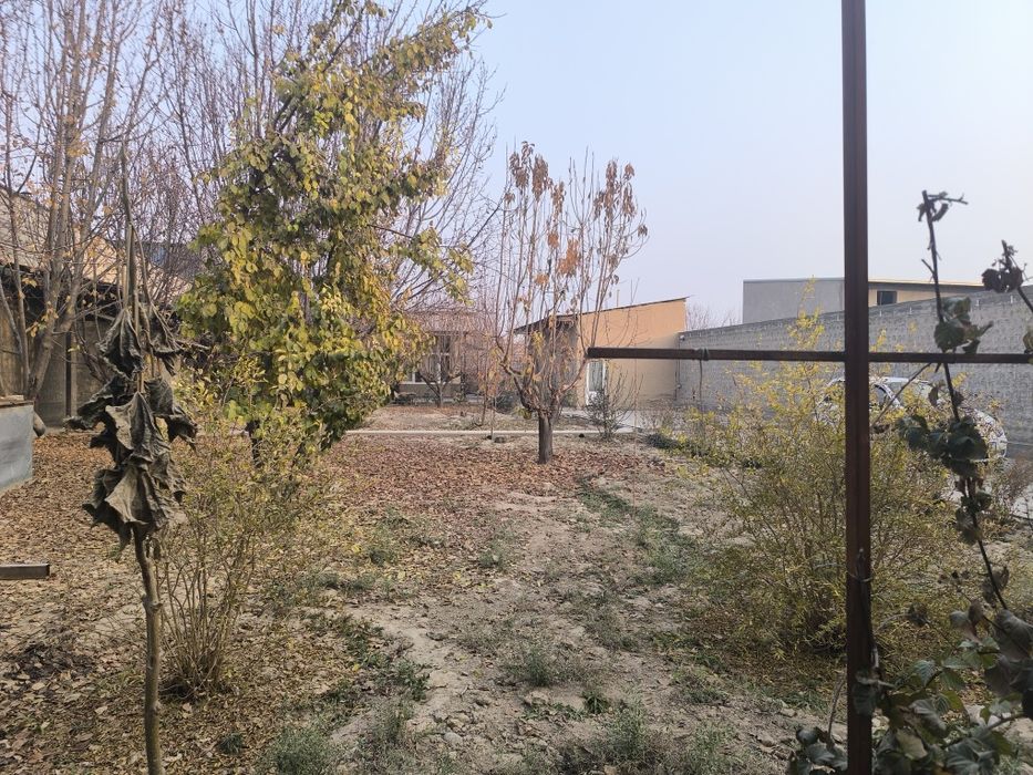 Абдурахмоновда 8 сотих 2 хонали қуруқ ер сотилади