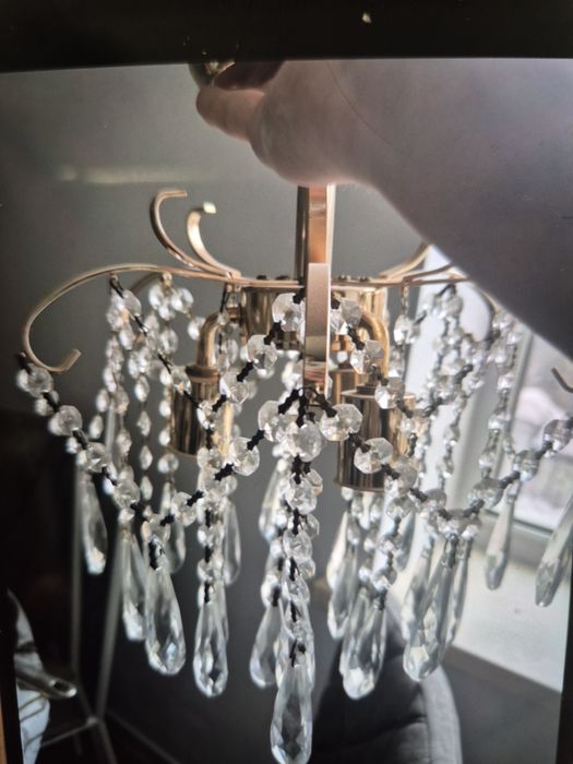 Продам люстру в отличном состоянии