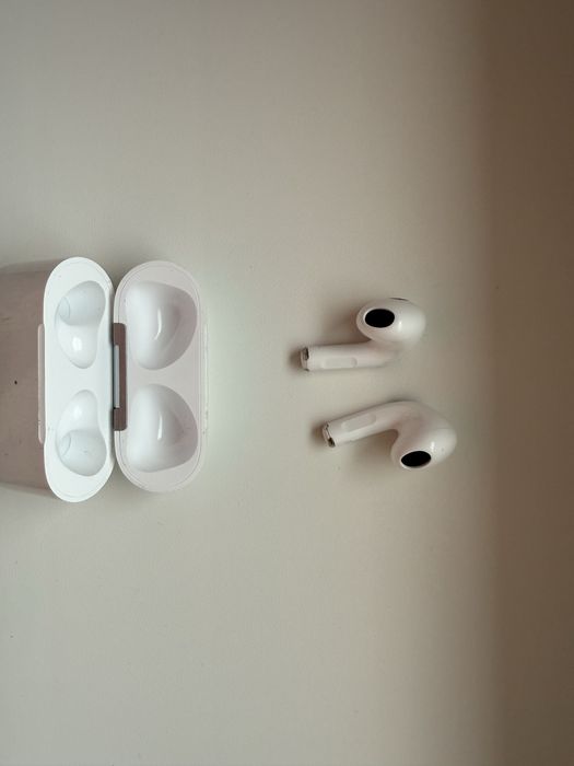 Продам AirPods 3