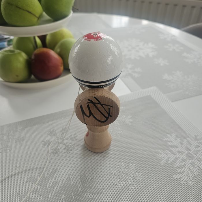 KENDAMA RECORD EUROPE  semnata XREMUS 200 lei negociabil
