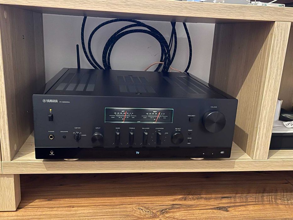 Sistem audio HI-FI - Yamaha R-N2000A + Boxe Mission 770 ca noi