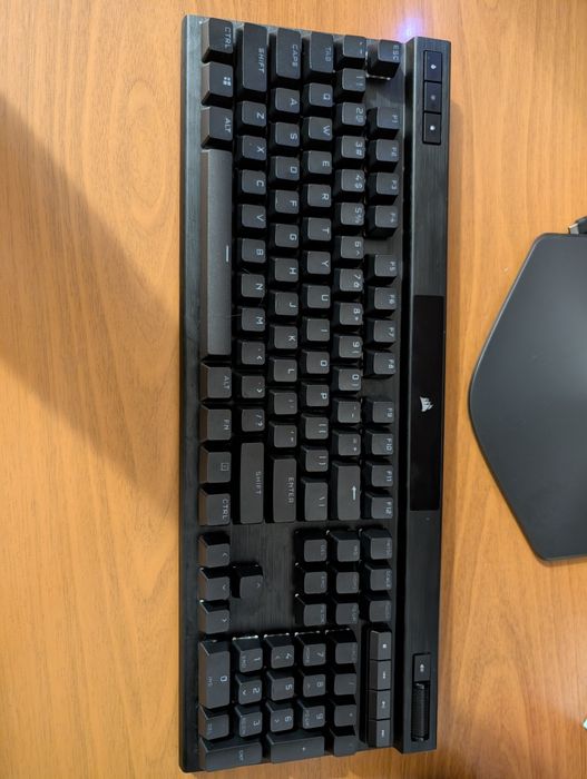 Tastatura Corsair K70 Pro (switch OPX)