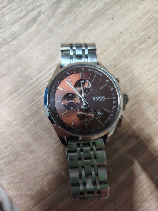 Ceas hugo boss, cadran roșu