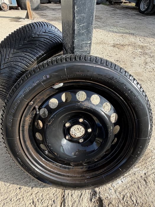 Roți de iarnă stare foarte bună 215 50 R17