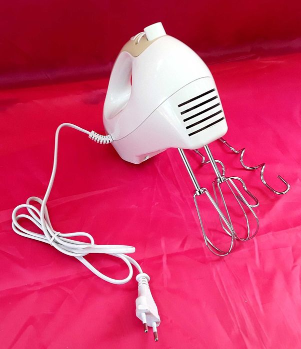 Mixer de mână SIMBO, ALB, 5Viteze, functie turbo,4 palete NOU - 60 Lei