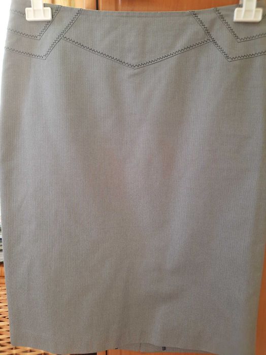 дамски костюм от Аристон и дамска права пола