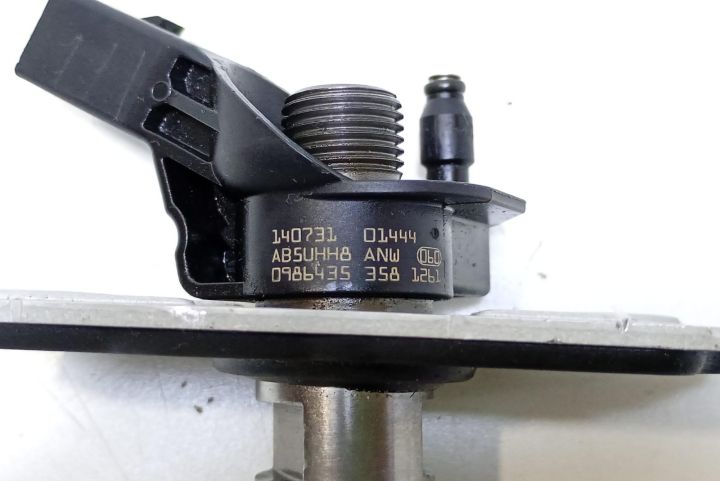 Injector 3.0 tdi 0986435358 Volkswagen VW Touareg generatia 1 7L seri