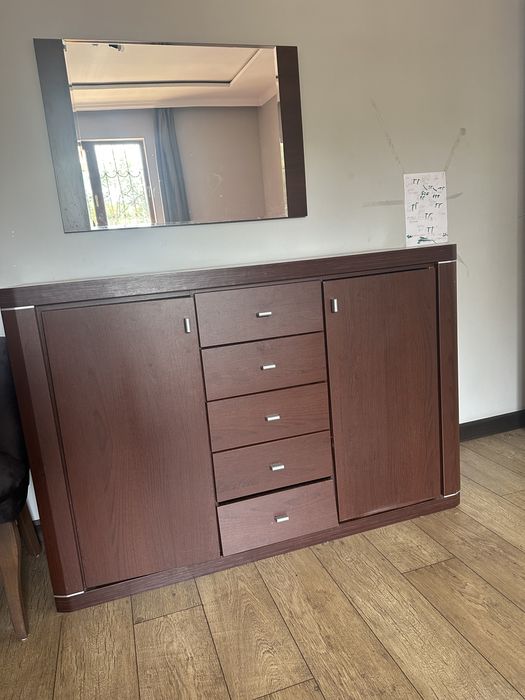 Комод с зеркалом