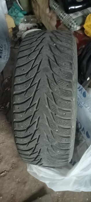 Продам шины в хорошем состоянии.