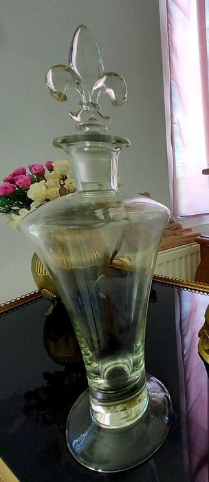 Кутия, стойка, бутилка - гарафа за вино - за подарък