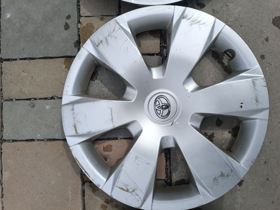 Колпаки на Камри 40