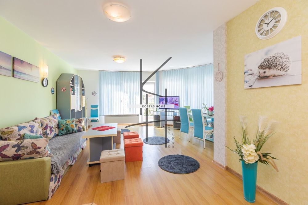 Продава се Четиристаен апартамент в Варна, Общината - 150 кв.м за 2960 €/кв.м - Снимка #1