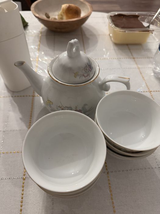 Чайник с пиалками 6 штук