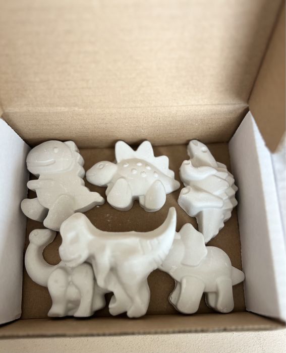 Set pictura- dinozauri din ipsos