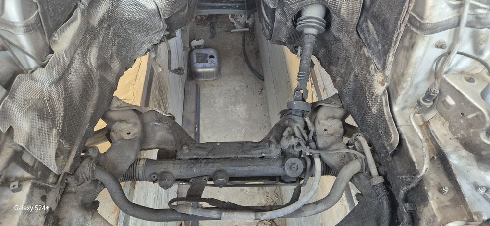 Мерцедес w211 е класа 3.2 на части